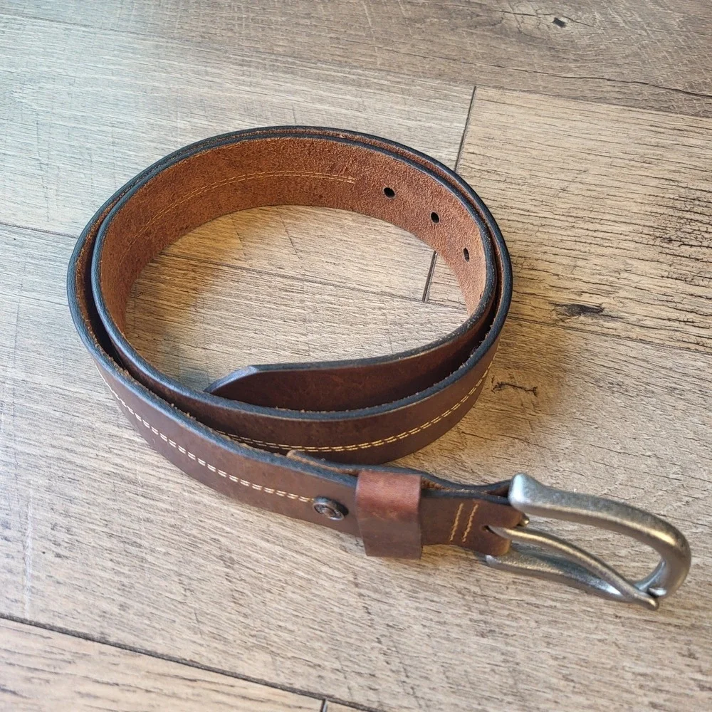 Fossil Mens Brown Genuine Leather Belt Size 34 Contrast Stitch Silver Buckle
